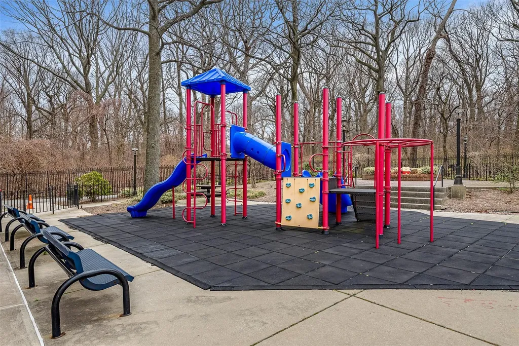 90-60 Union Turnpike Glendale NY 11385