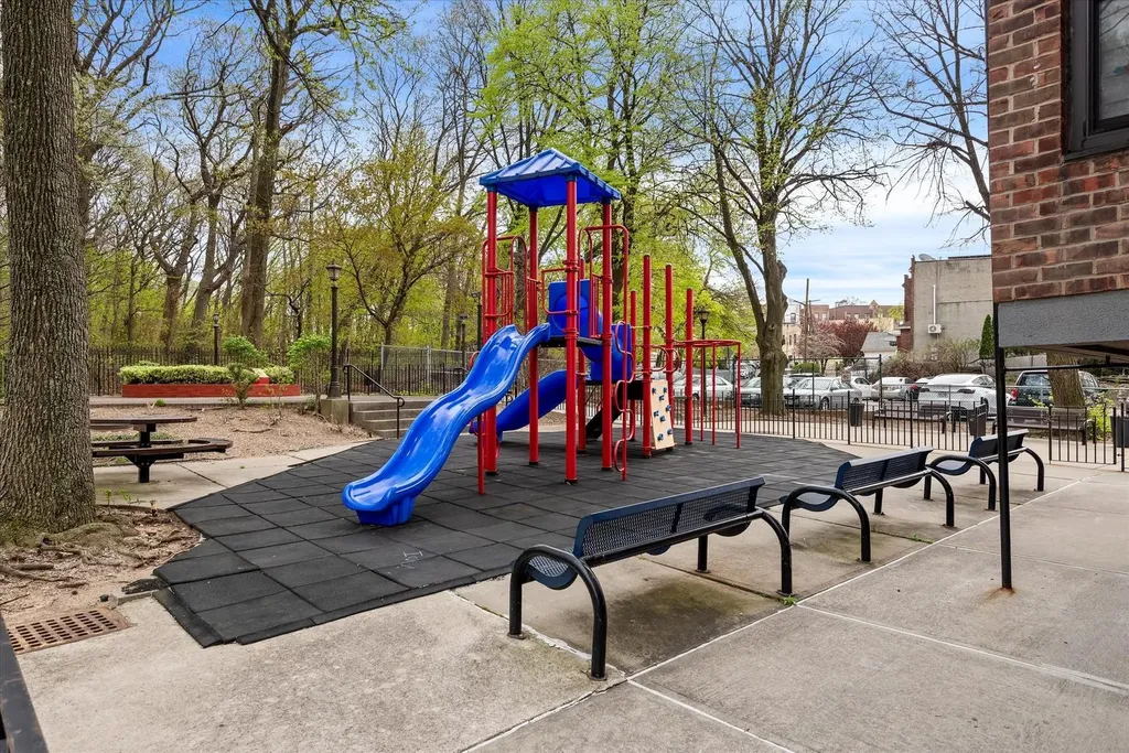 90-60 Union Turnpike Glendale NY 11385
