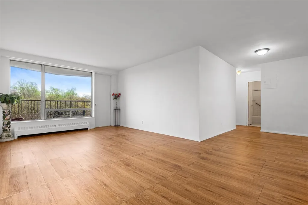 90-60 Union Turnpike Glendale NY 11385
