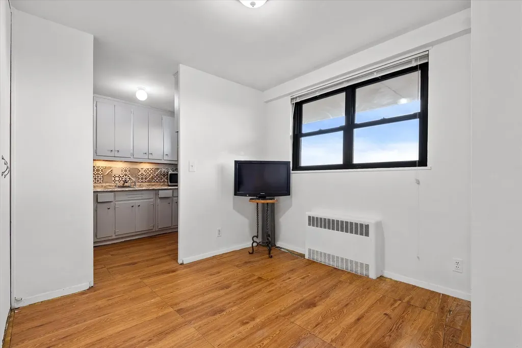 90-60 Union Turnpike Glendale NY 11385