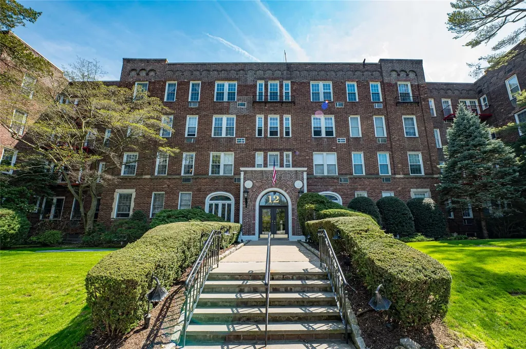 12 Hamilton Place Garden City NY 11530