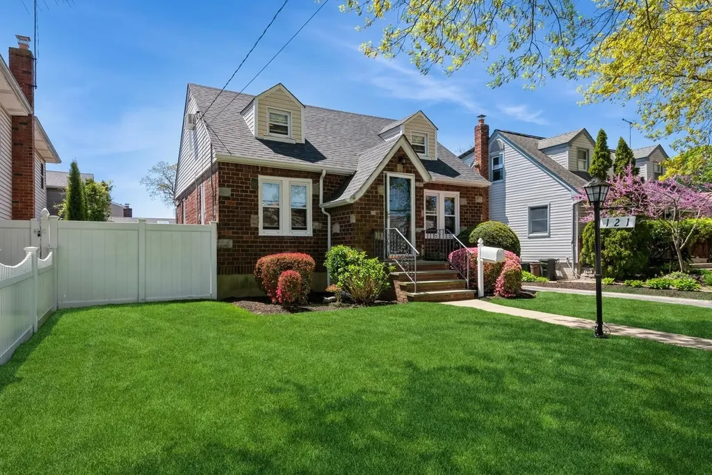 121 Camp Avenue Merrick NY 11566