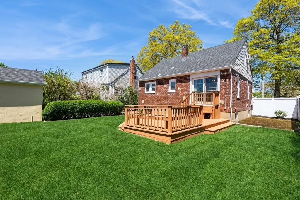 121 Camp Avenue Merrick NY 11566