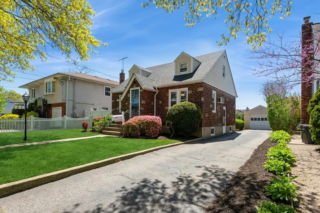 121 Camp Avenue Merrick NY 11566