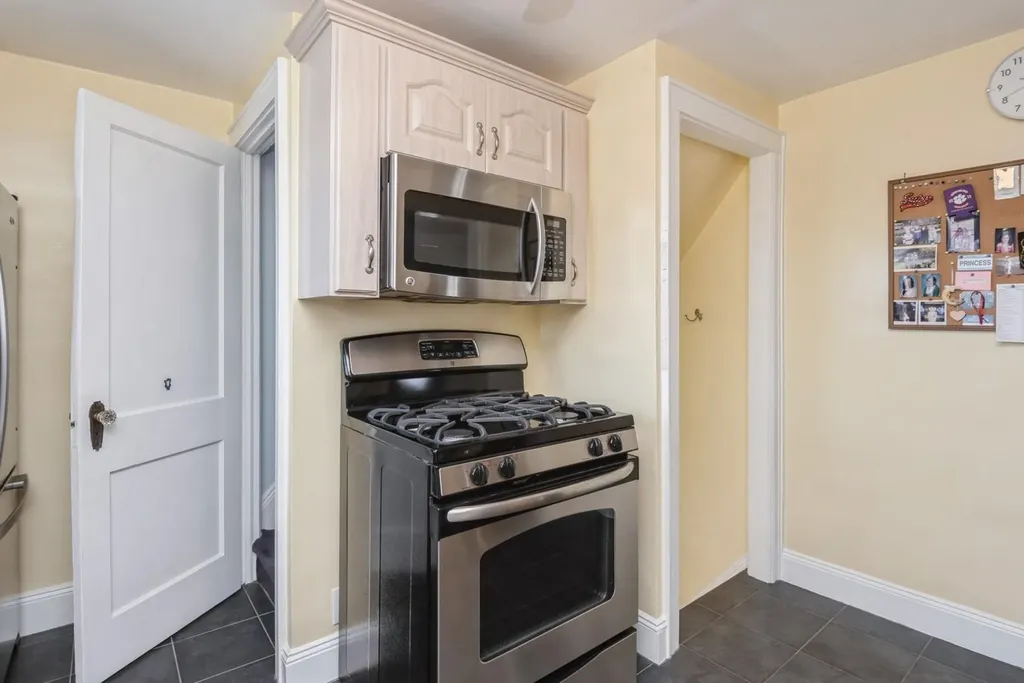 121 Camp Avenue Merrick NY 11566