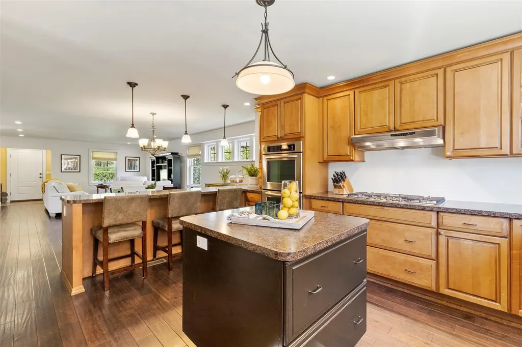 78 E Sunnyside Lane Irvington NY 10533