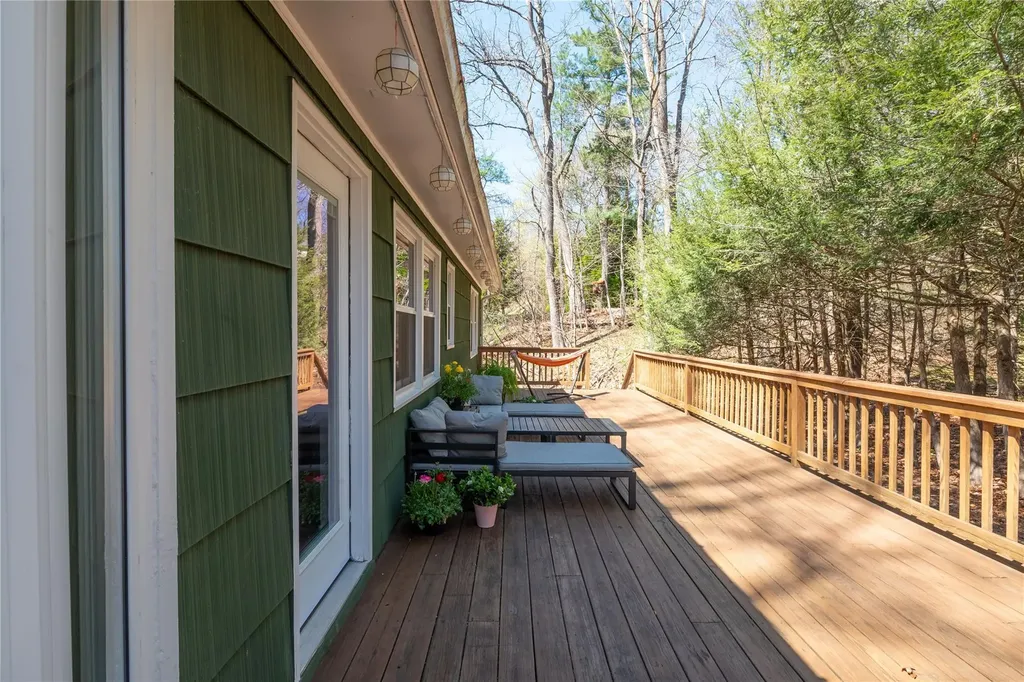 52 Seneca Lane Pleasantville NY 10570