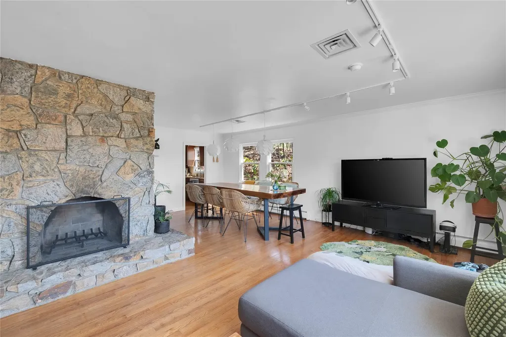52 Seneca Lane Pleasantville NY 10570