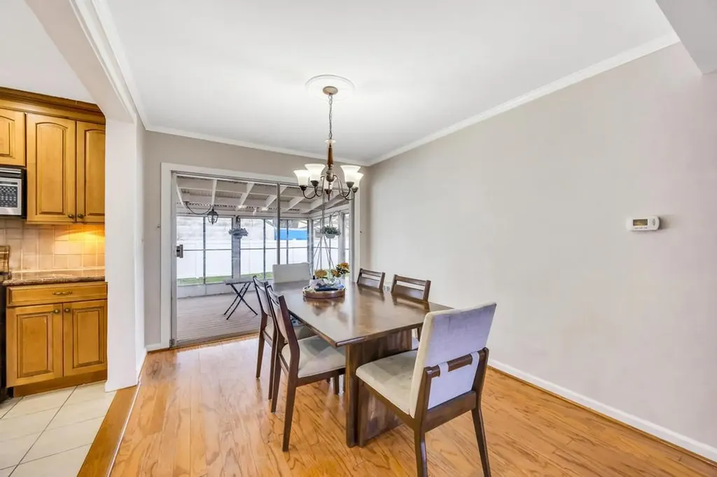 140 Saddle Rock Road Valley Stream NY 11581