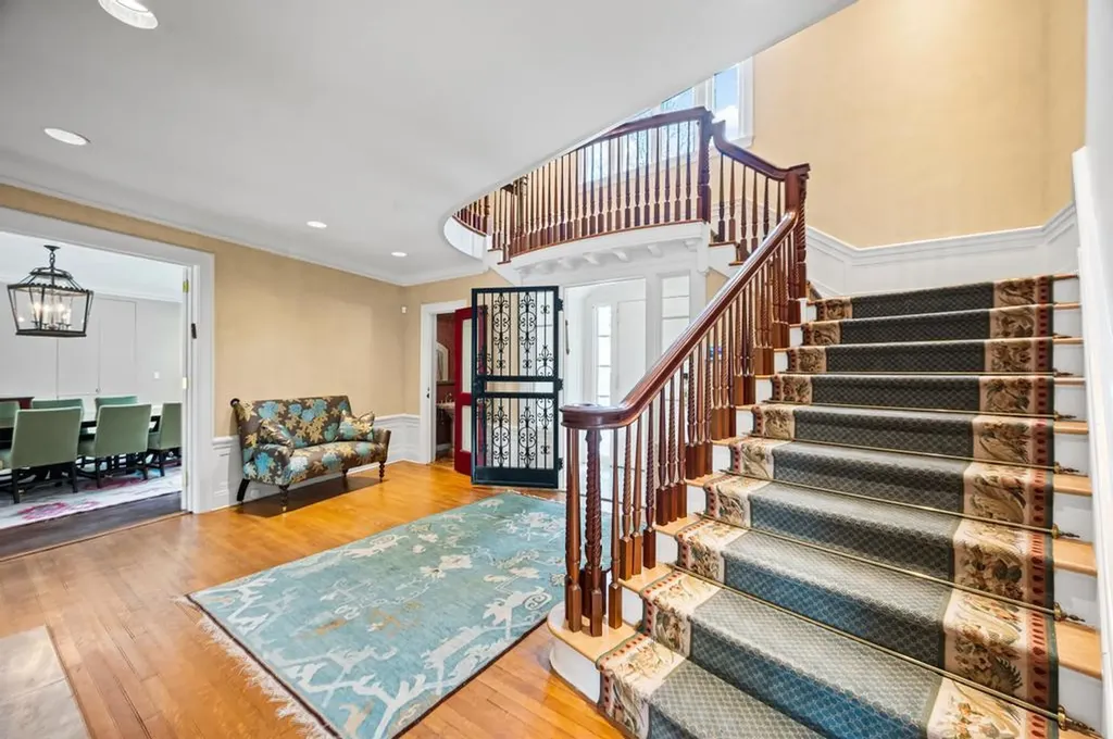 58 Beverly Road Great Neck NY 11021