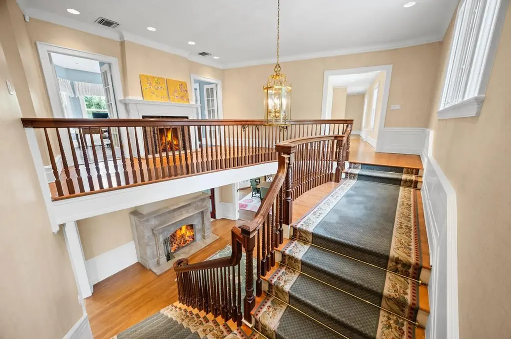 58 Beverly Road Great Neck NY 11021