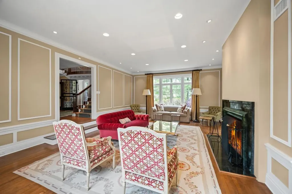 58 Beverly Road Great Neck NY 11021