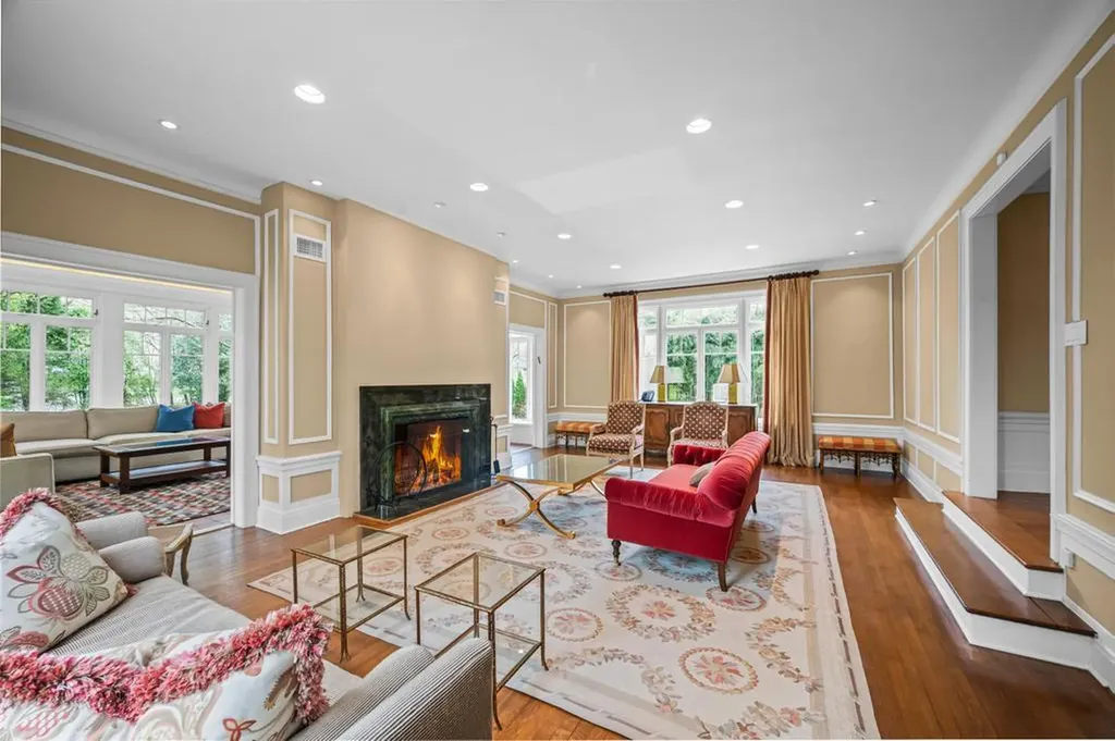 58 Beverly Road Great Neck NY 11021
