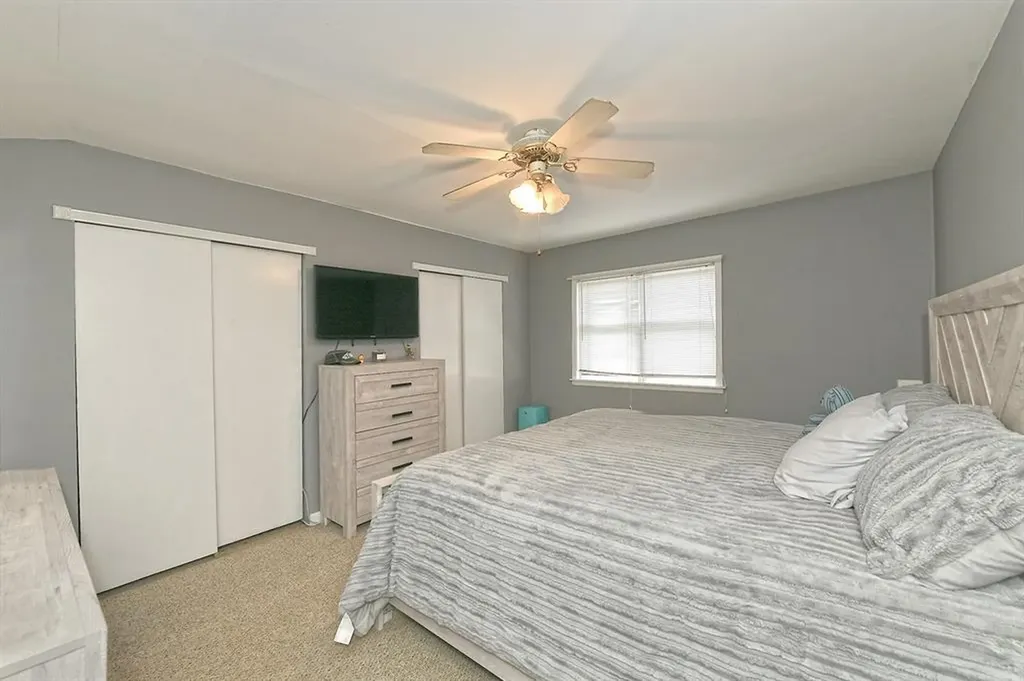 28 Merle Place Deer Park NY 11729
