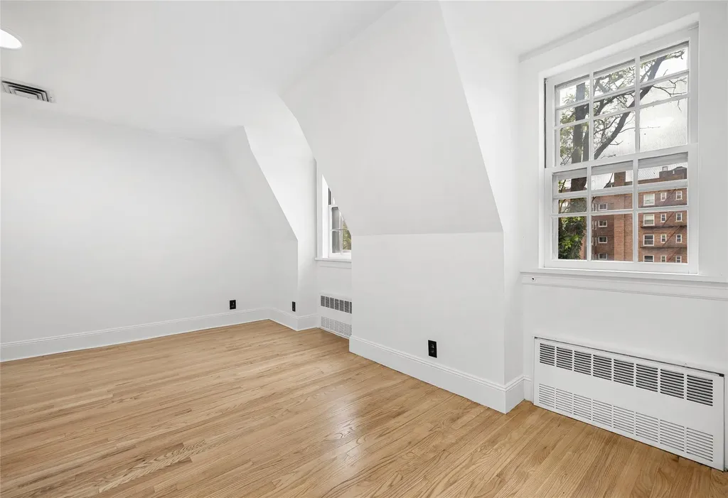 408 Burns Street Forest Hills NY 11375