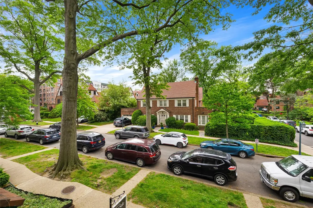 408 Burns Street Forest Hills NY 11375