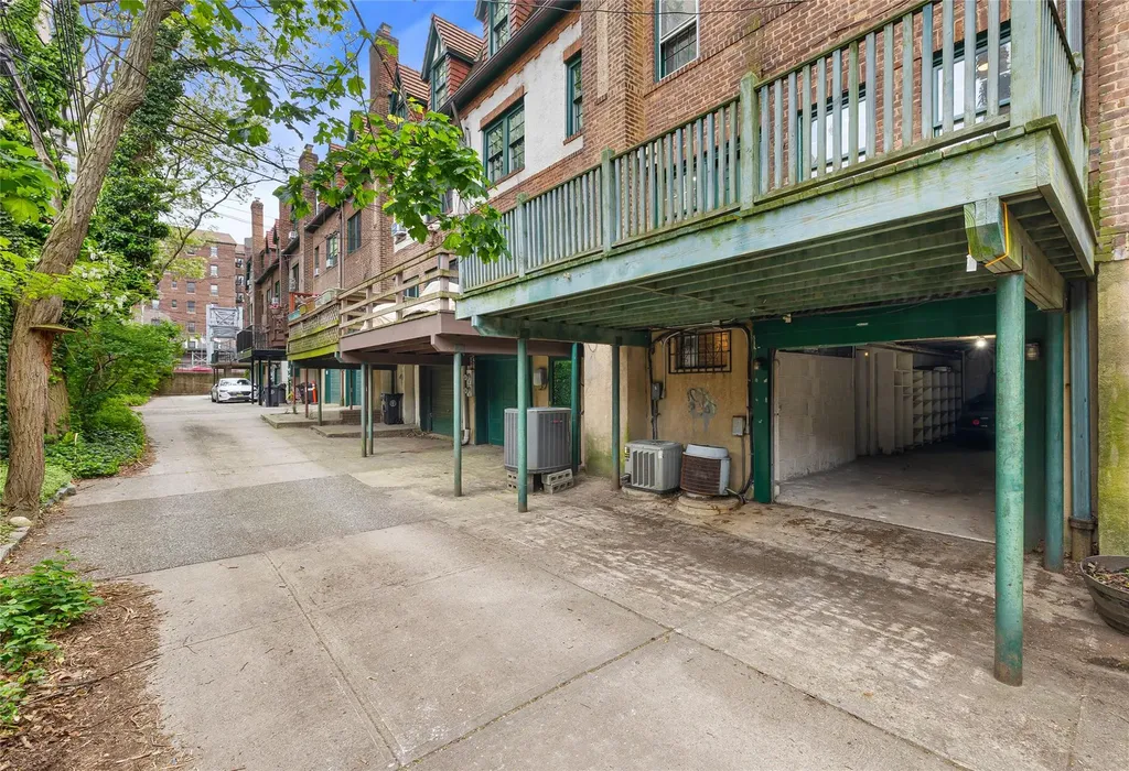 408 Burns Street Forest Hills NY 11375