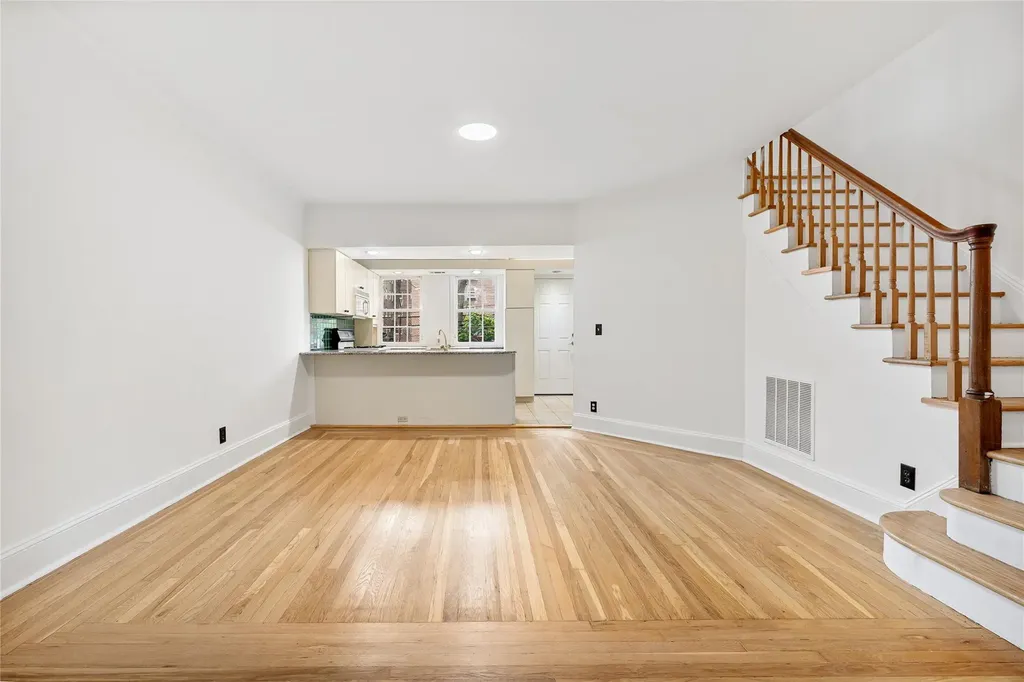 408 Burns Street Forest Hills NY 11375
