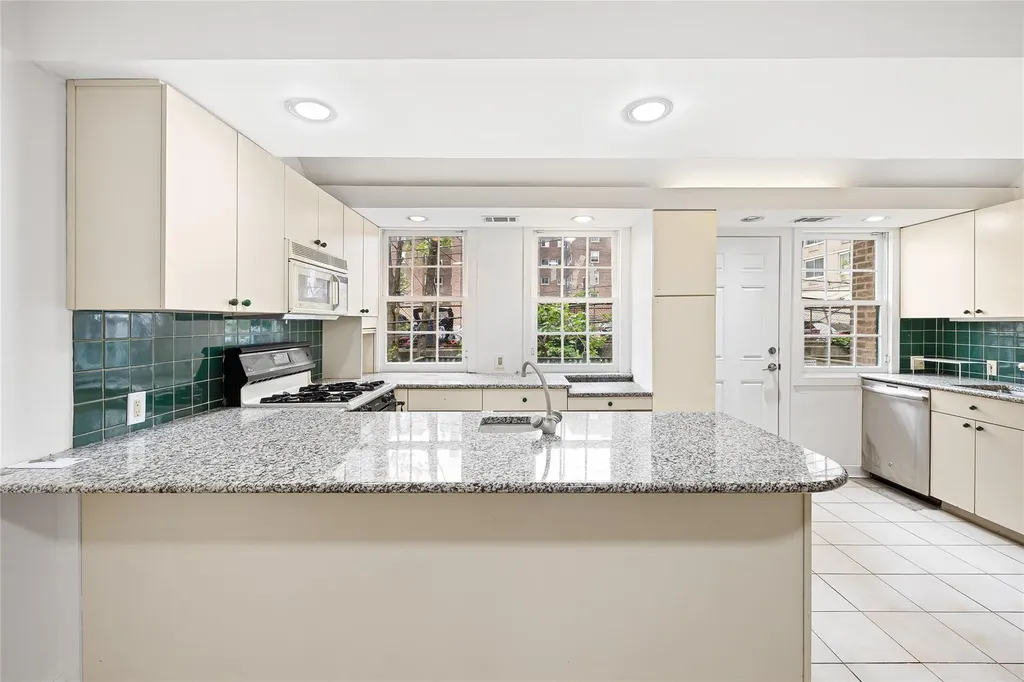 408 Burns Street Forest Hills NY 11375