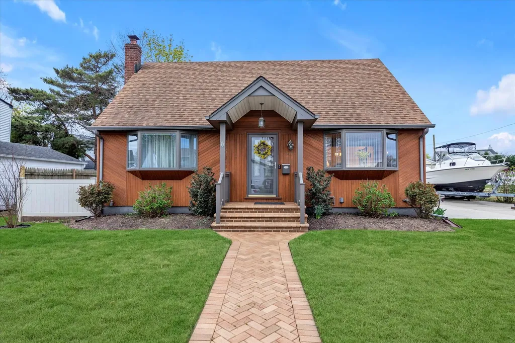 308 Hillcrest Drive Seaford NY 11783
