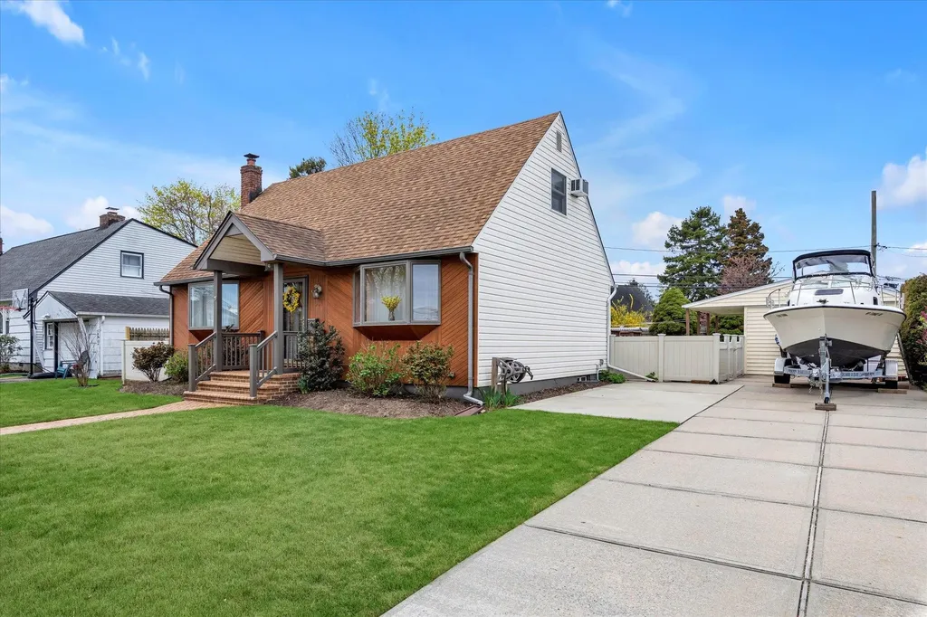308 Hillcrest Drive Seaford NY 11783
