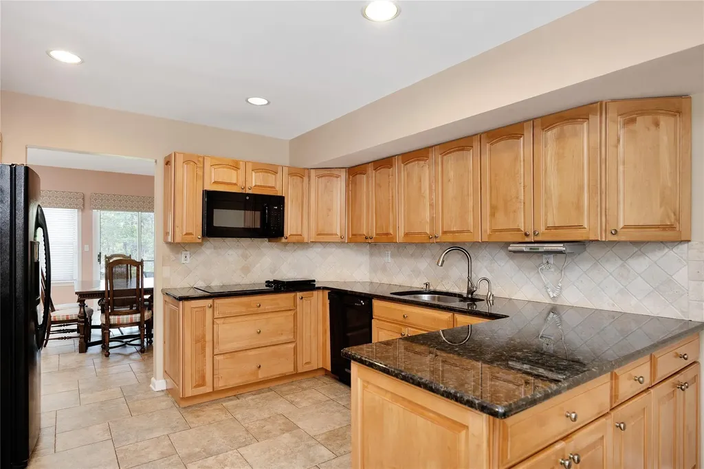 42 Larkspur Lane Commack NY 11725
