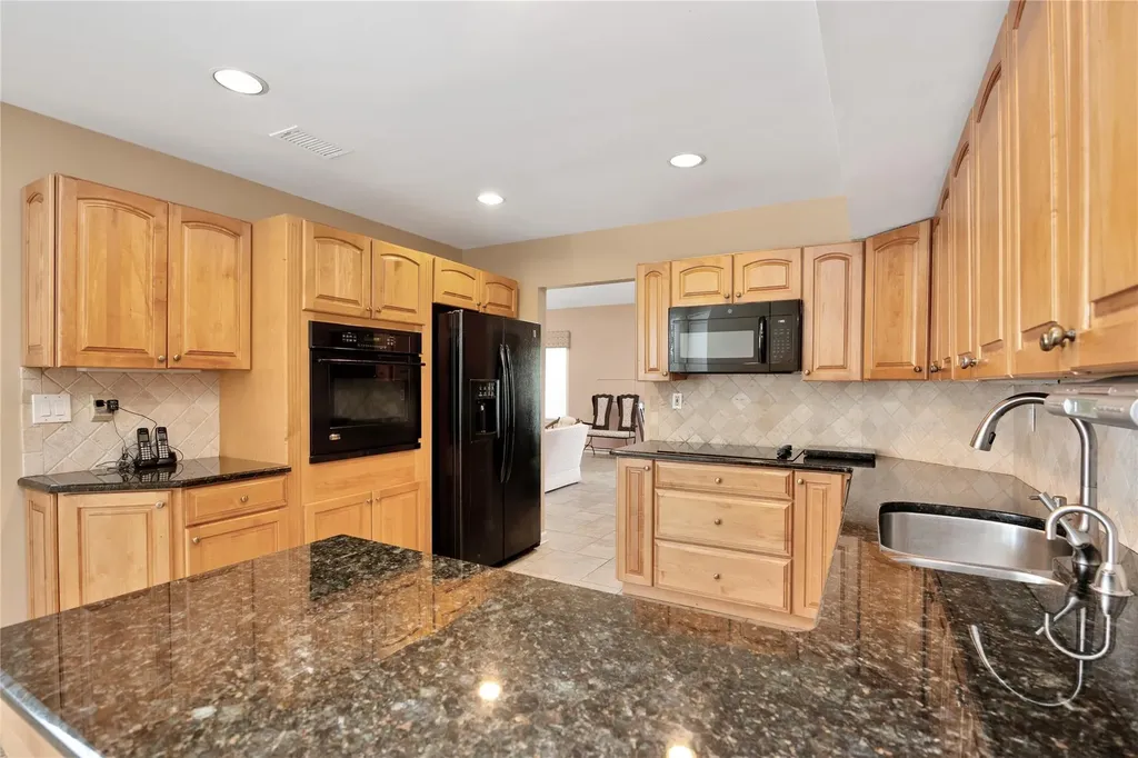 42 Larkspur Lane Commack NY 11725