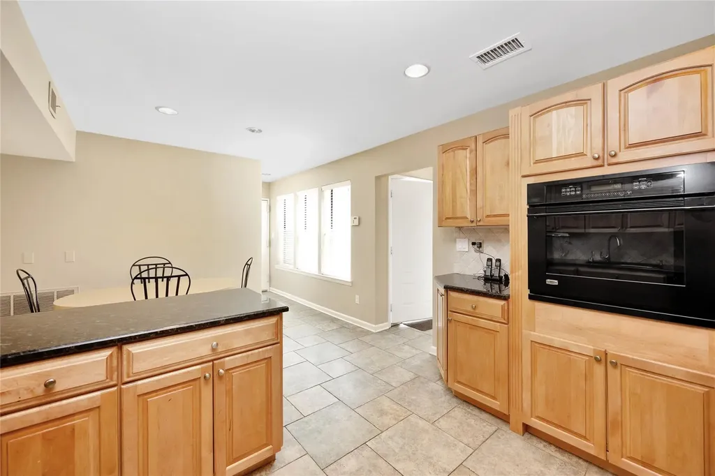 42 Larkspur Lane Commack NY 11725
