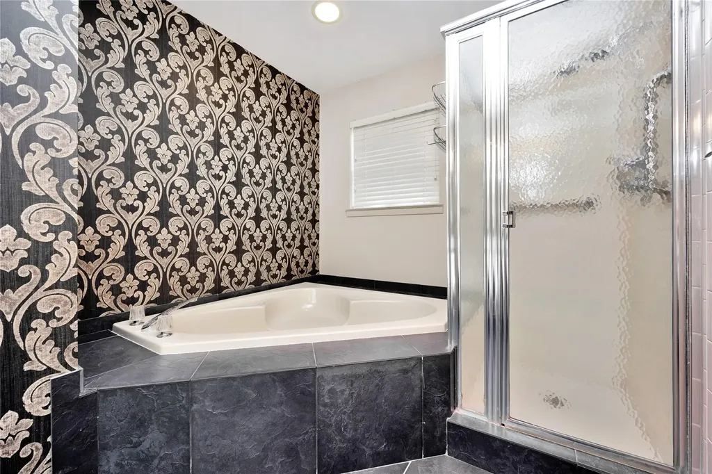 42 Larkspur Lane Commack NY 11725
