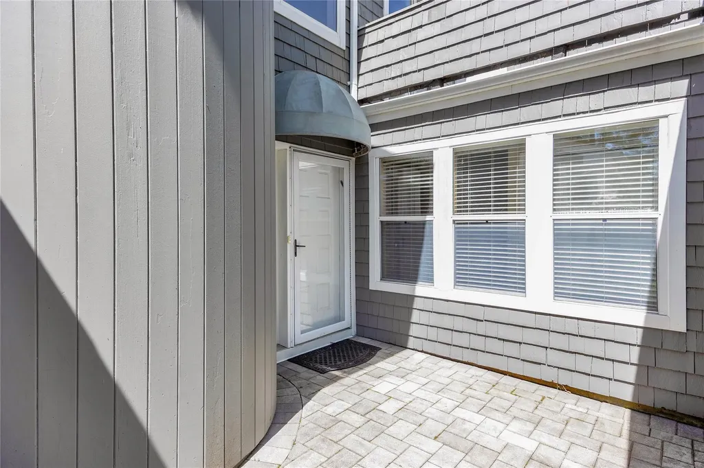42 Larkspur Lane Commack NY 11725