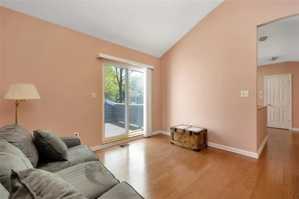 42 Larkspur Lane Commack NY 11725