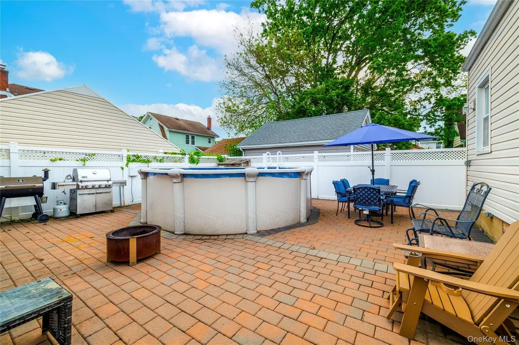 76 E Argyle Street Valley Stream NY 11580