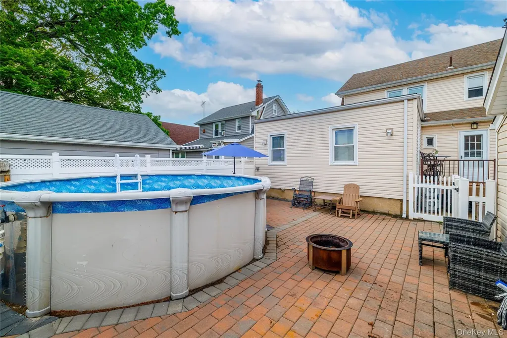 76 E Argyle Street Valley Stream NY 11580