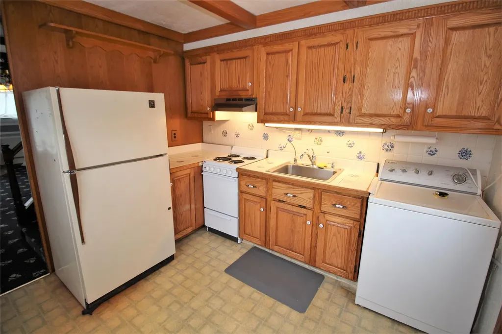 44 Meadow Lane Levittown NY 11756