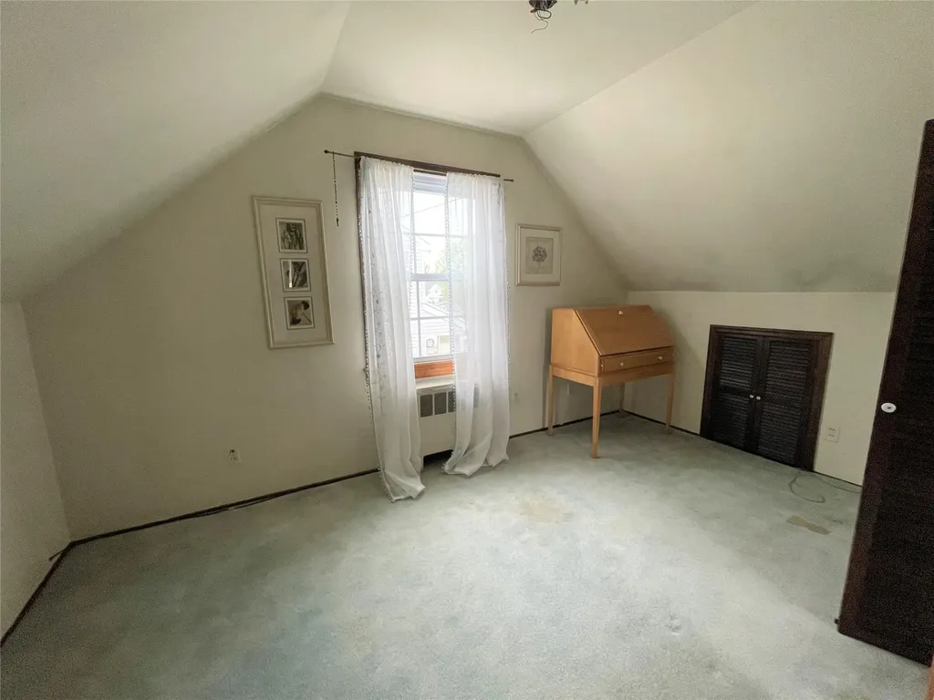 44 Meadow Lane Levittown NY 11756