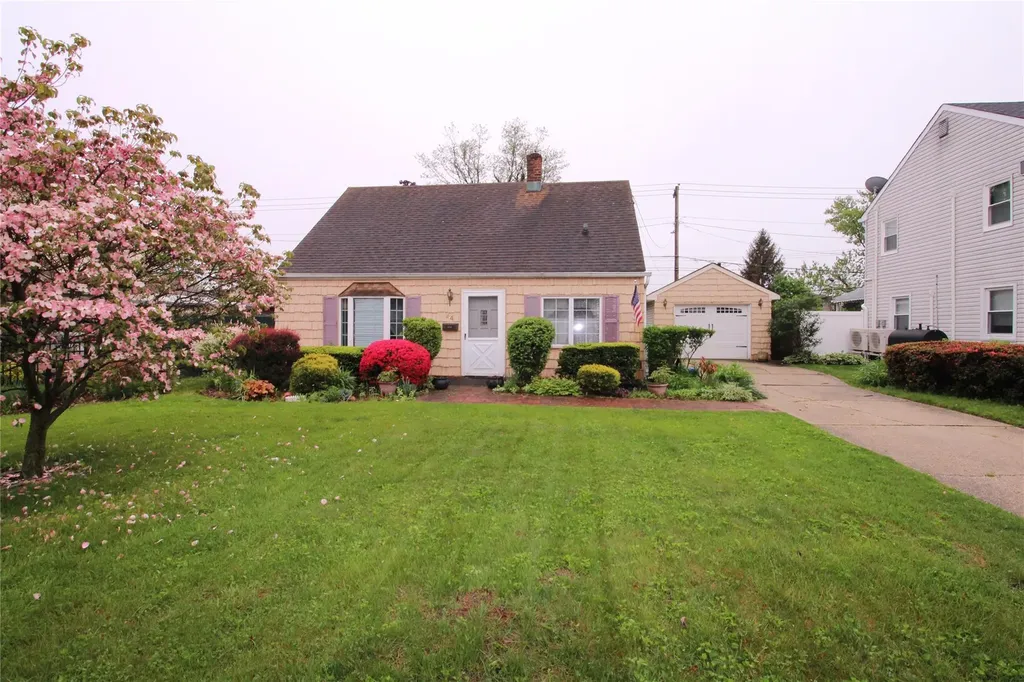44 Meadow Lane Levittown NY 11756