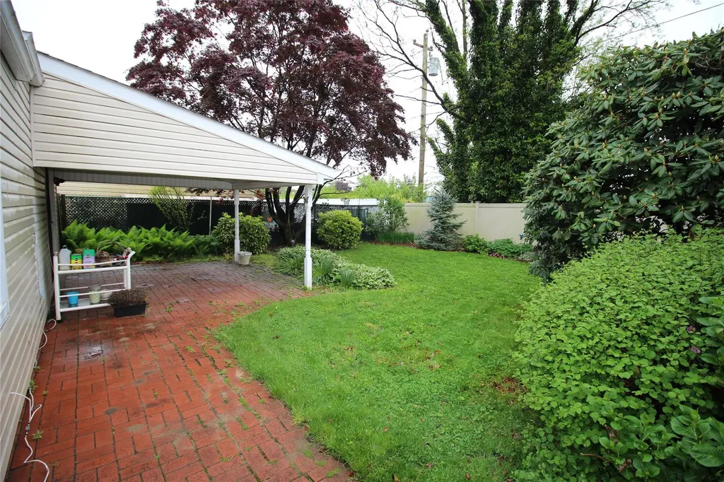 44 Meadow Lane Levittown NY 11756
