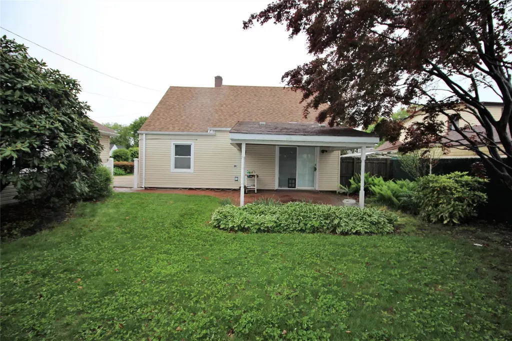 44 Meadow Lane Levittown NY 11756