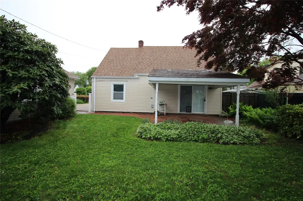 44 Meadow Lane Levittown NY 11756