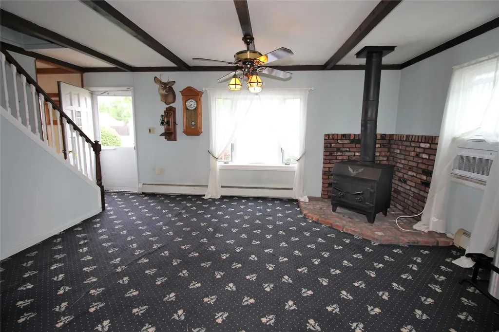 44 Meadow Lane Levittown NY 11756