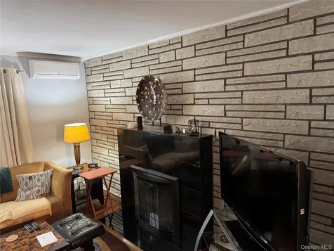 111-54 178th Place Addisleigh Park NY 11433