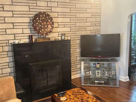 111-54 178th Place Addisleigh Park NY 11433