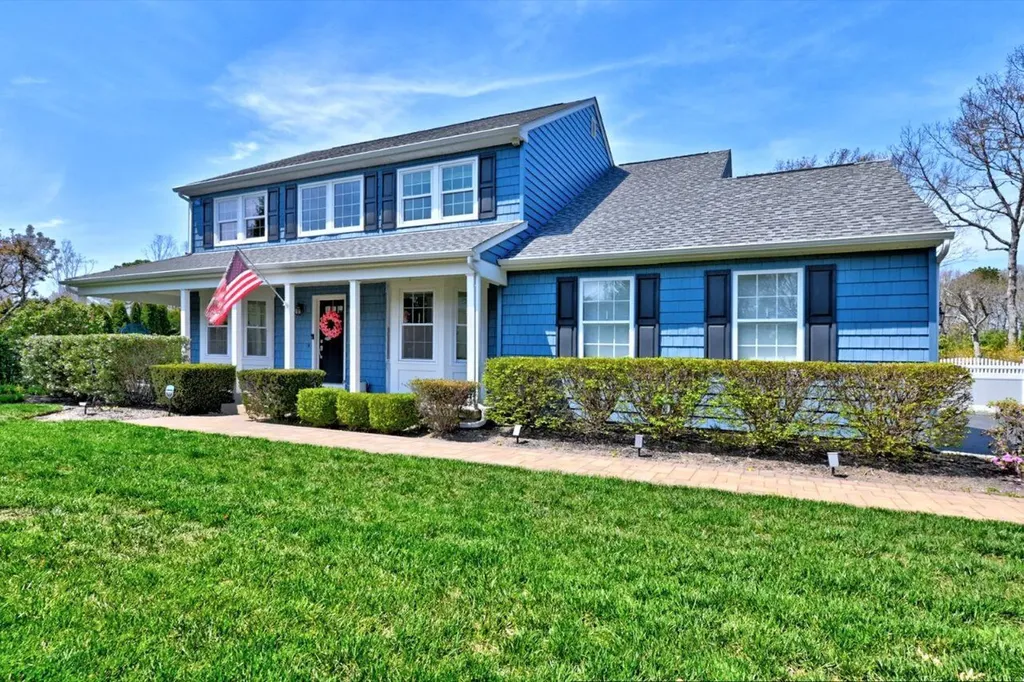 50 Ridgefield Drive Shoreham NY 11786