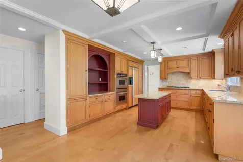 37 Highwood Avenue Larchmont NY 10538