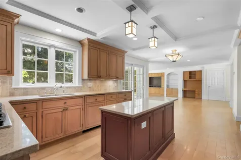 37 Highwood Avenue Larchmont NY 10538