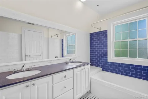 37 Highwood Avenue Larchmont NY 10538