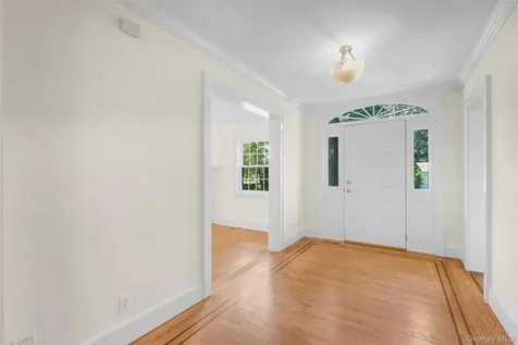 37 Highwood Avenue Larchmont NY 10538
