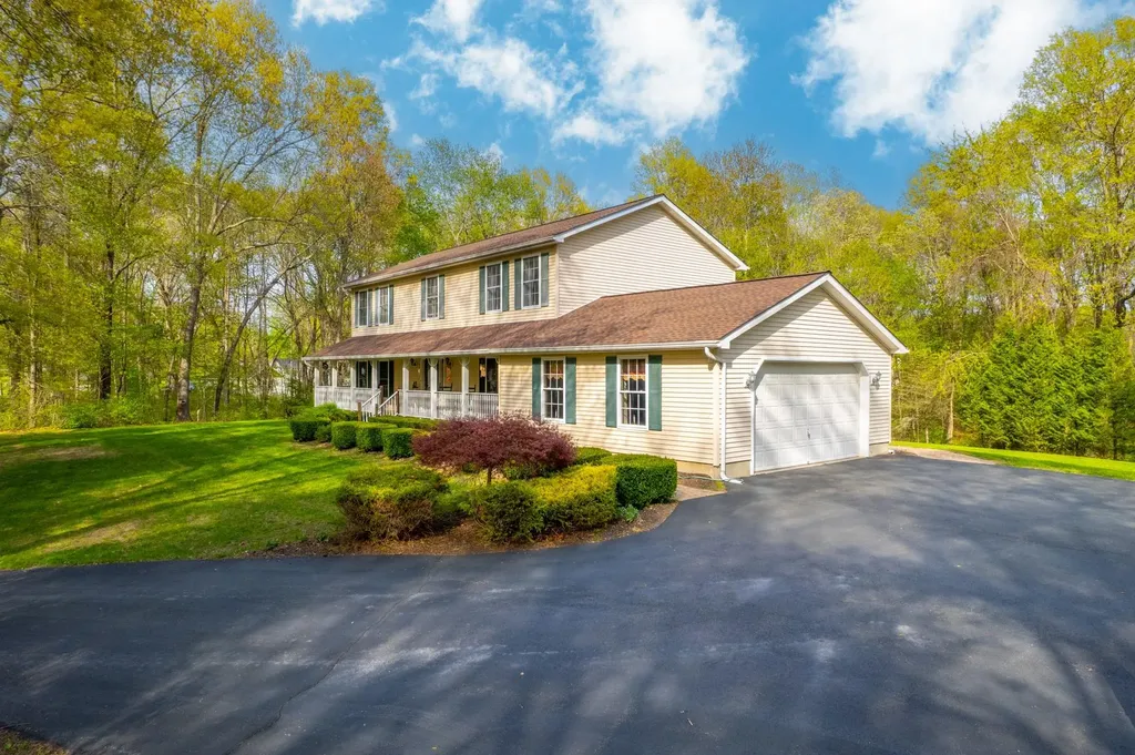 319 Garrison Woods Lane Wallkill NY 12589