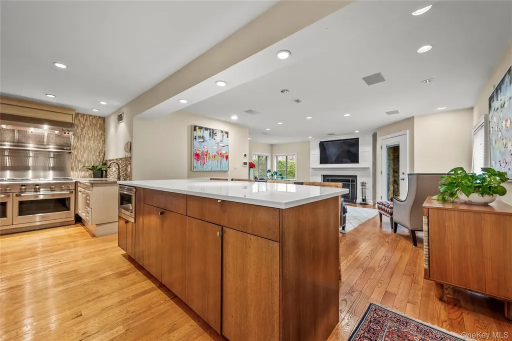 16 High Point Lane Scarsdale NY 10583
