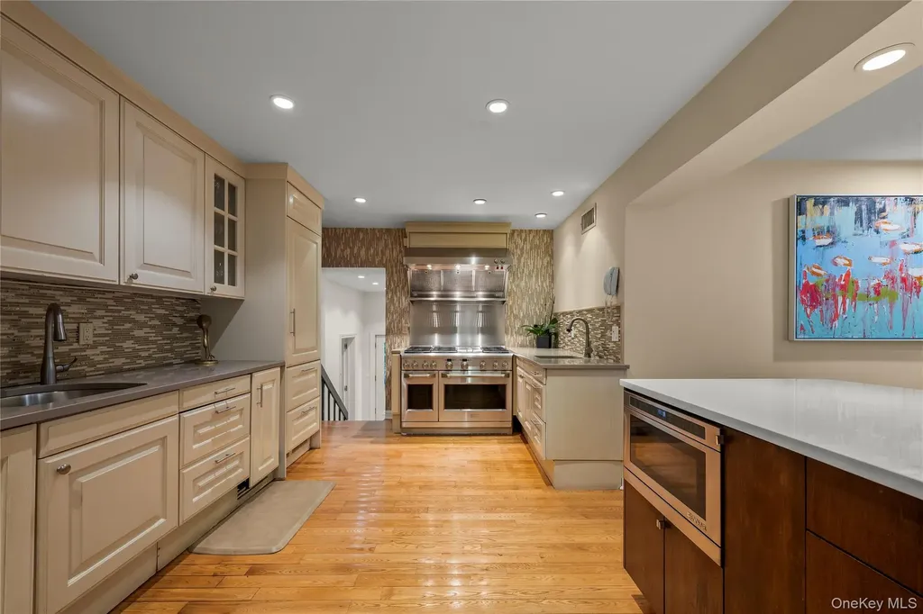 16 High Point Lane Scarsdale NY 10583